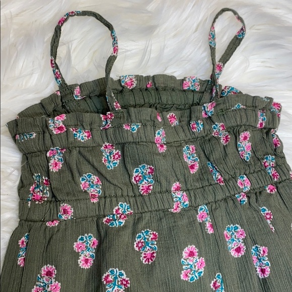 Old Navy baby girl romper - 6-12 months - Picture 5 of 8